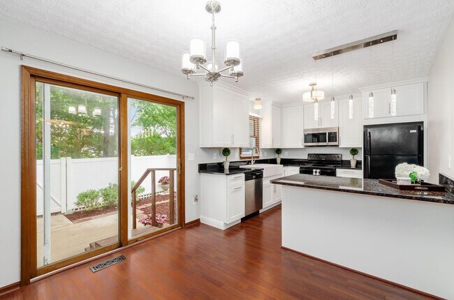 Building Photo - 5841 Elmbridge Ln