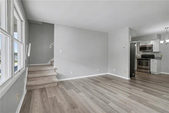Building Photo - 841 E Lutton St