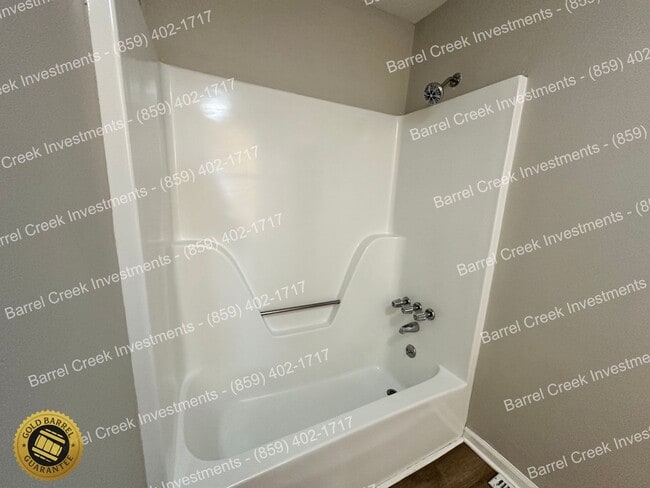 Building Photo - 2-Bed 1.5-Bath Townhome