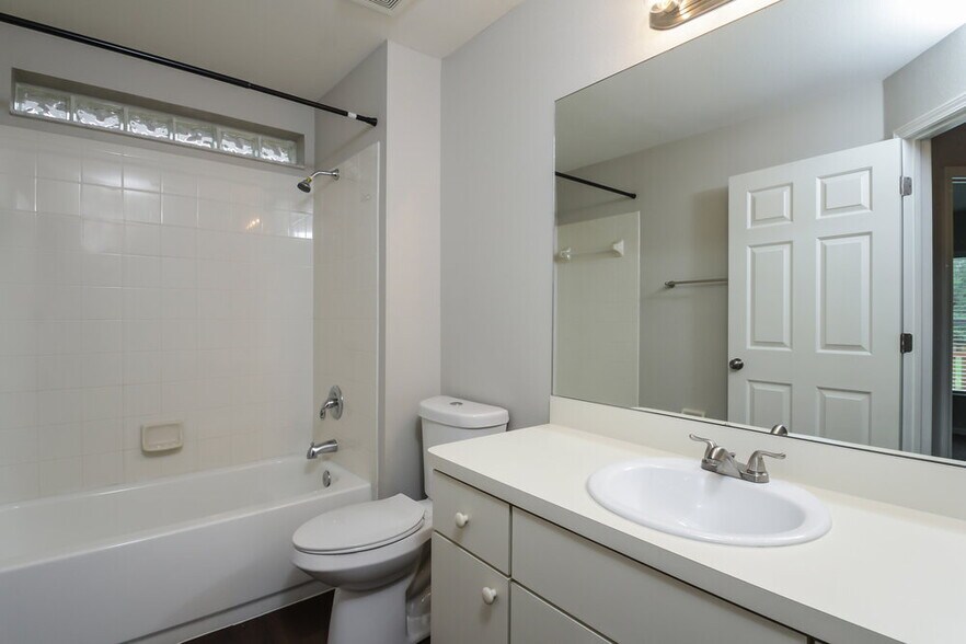 Building Photo - 6918 Summer Harbor Ln