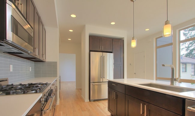 Building Photo - 12013 35th Ave NE