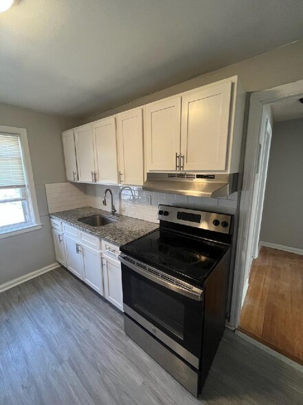 Primary Photo - Stuart Apartments