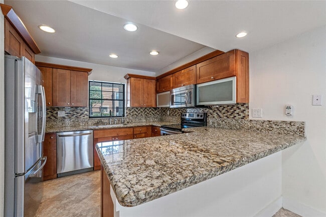 Building Photo - 167 NW 115th Terrace