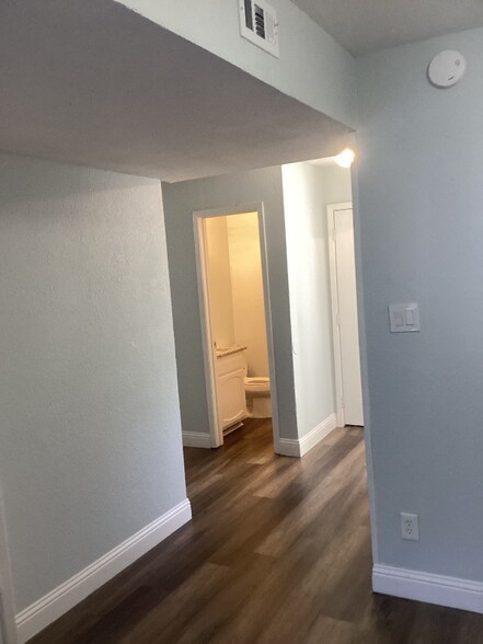 Building Photo - 7512 Chapin Rd