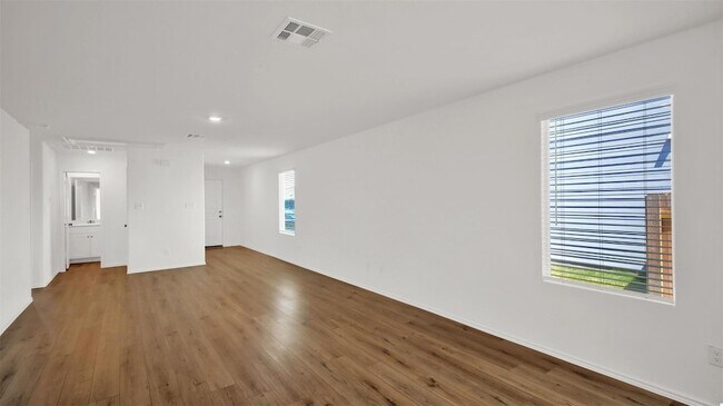 Building Photo - 136 Jack Browning Dr