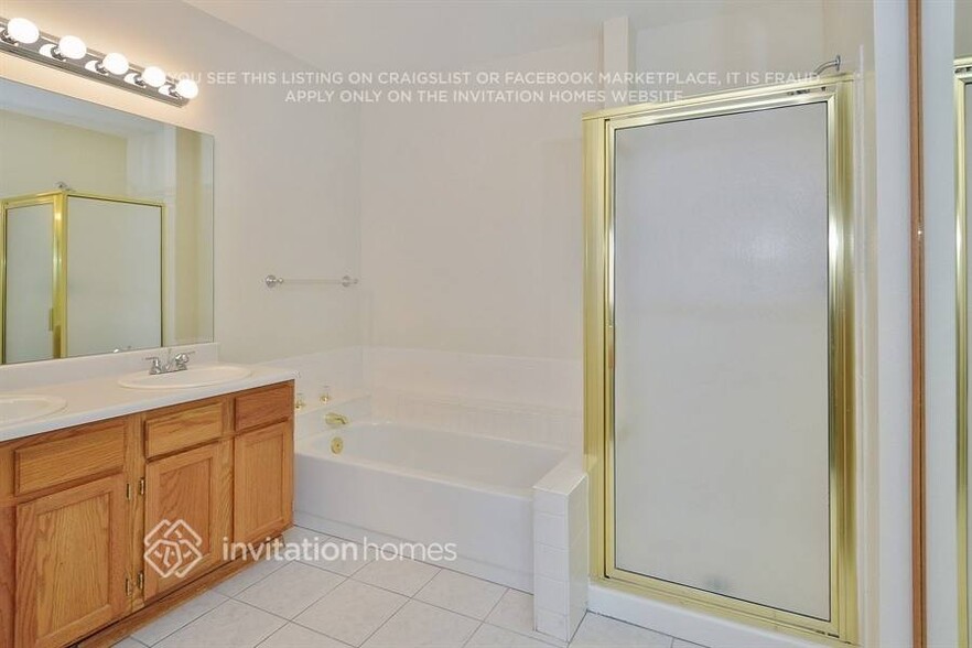 Building Photo - 5822 W 114th Pl