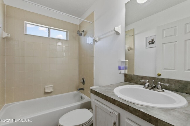 Building Photo - 3265 Woodglen Dr