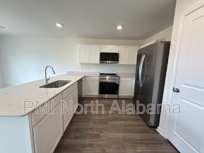 Building Photo - 112 Vulcan St