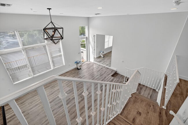 Building Photo - 508 N Birch Rd