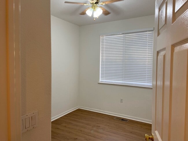 Building Photo - Sparks Single Story Home Near Red Hawk Golf Course