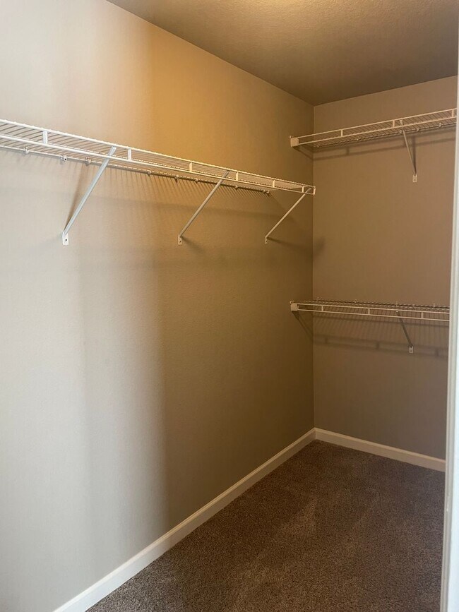Building Photo - Newer 2 bedroom, 1 bath, 1 car garage home!
