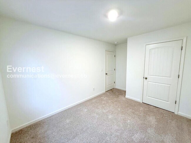 Building Photo - 241 Koslin Lp