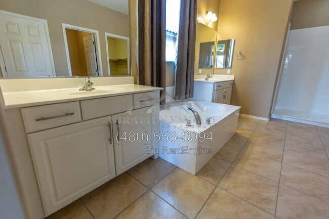 Building Photo - 18295 W Saguaro Ln