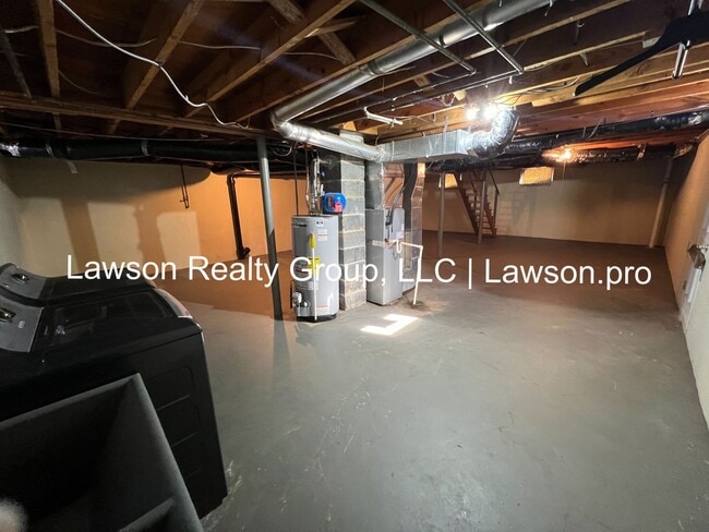 Building Photo - Three Bedroom Home - Convenient Location!