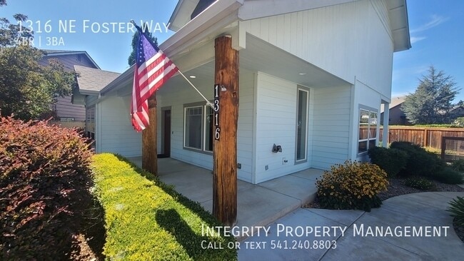 Building Photo - 1316 NE Foster Way