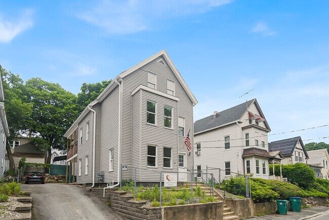 Building Photo - 66 Pacific St