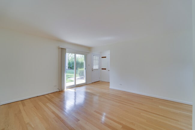 Building Photo - 329 Grissom Ct