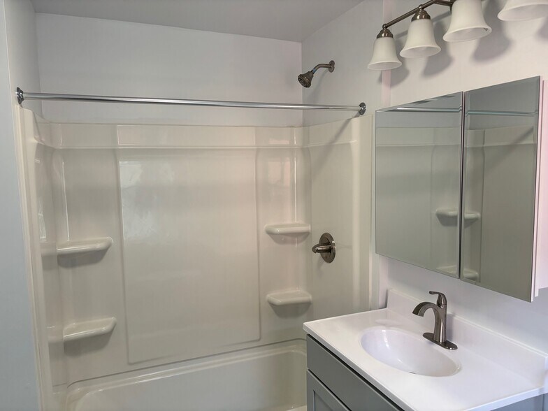 Building Photo - 5 Union St