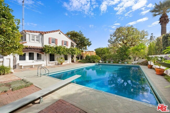 Building Photo - 311 Amalfi Dr