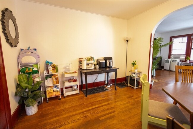 Building Photo - 610 Mitchell St