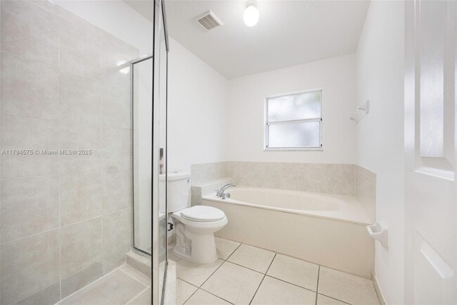 Building Photo - 22014 SW 89th Ct