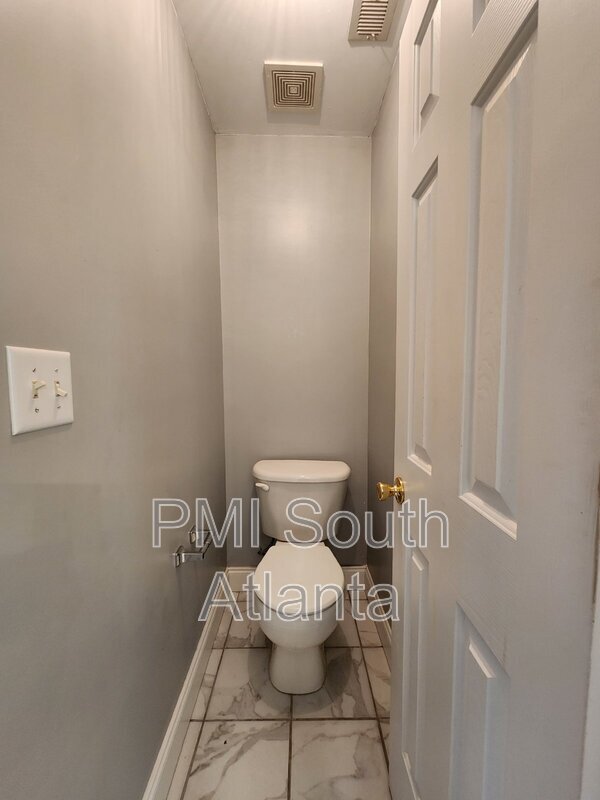 Building Photo - 2085 Winding Crossing Trail