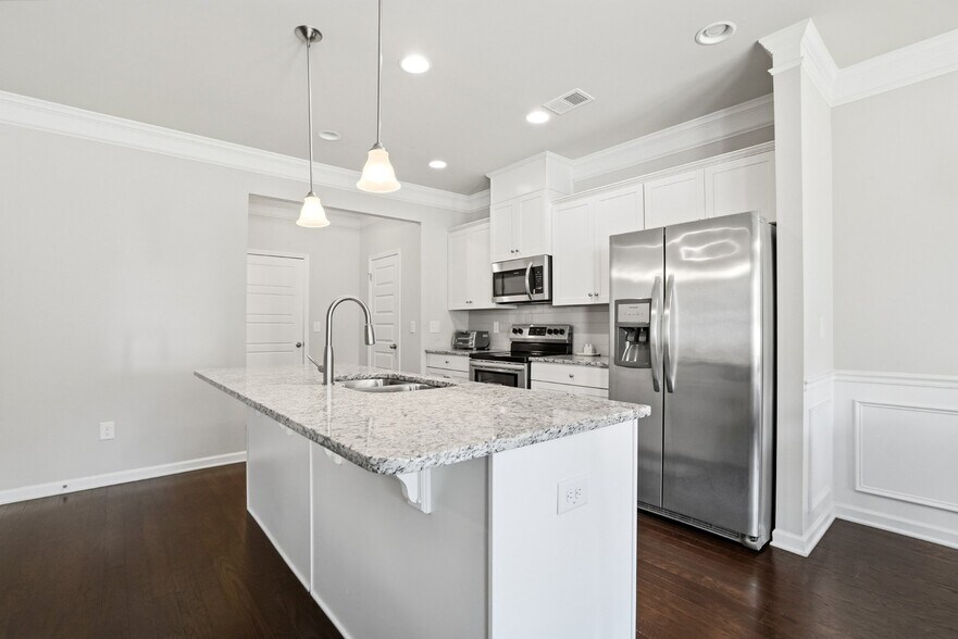 Building Photo - 2639 Bloom Cir
