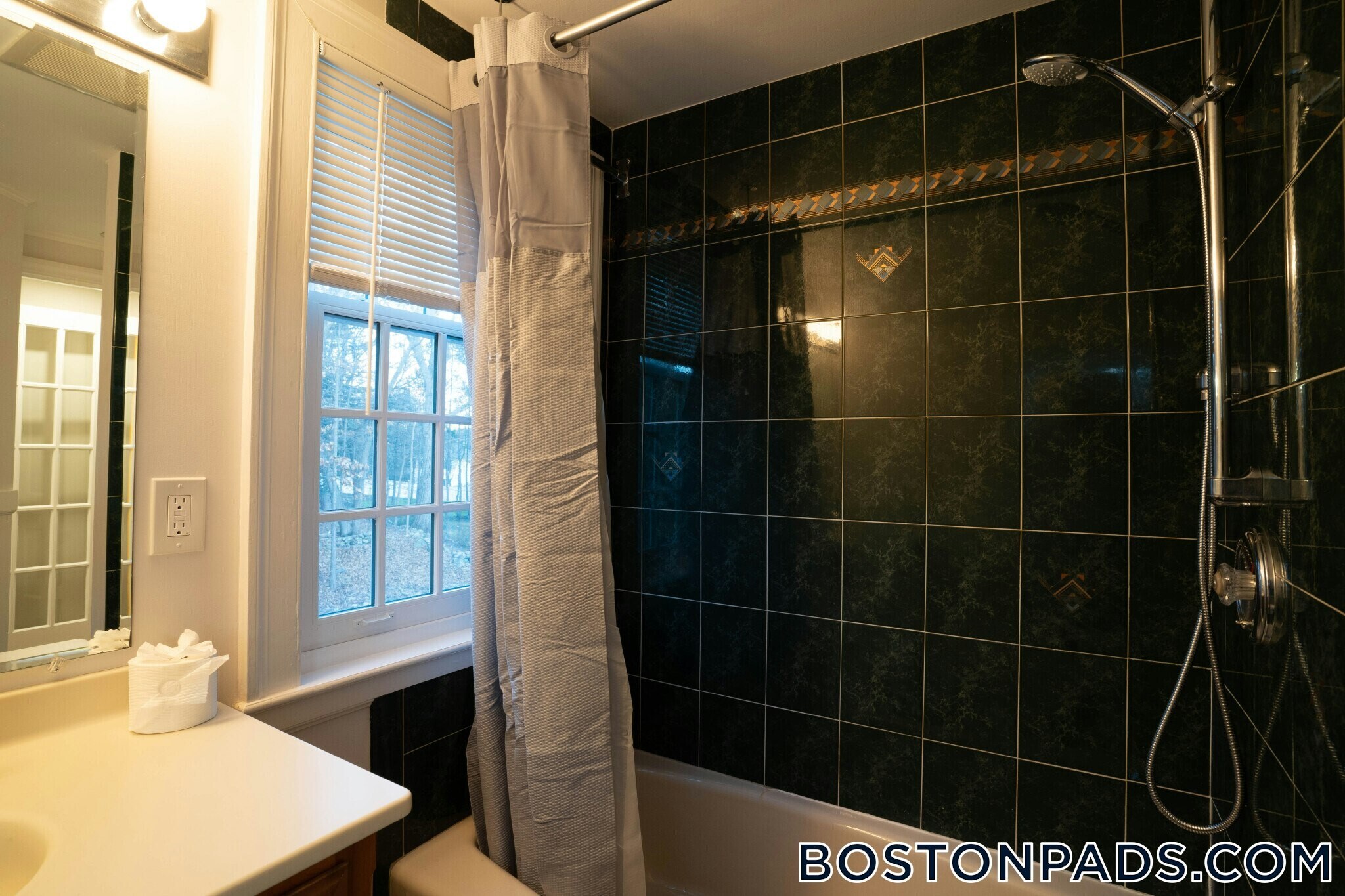 Building Photo - 40 Puddingstone Ln