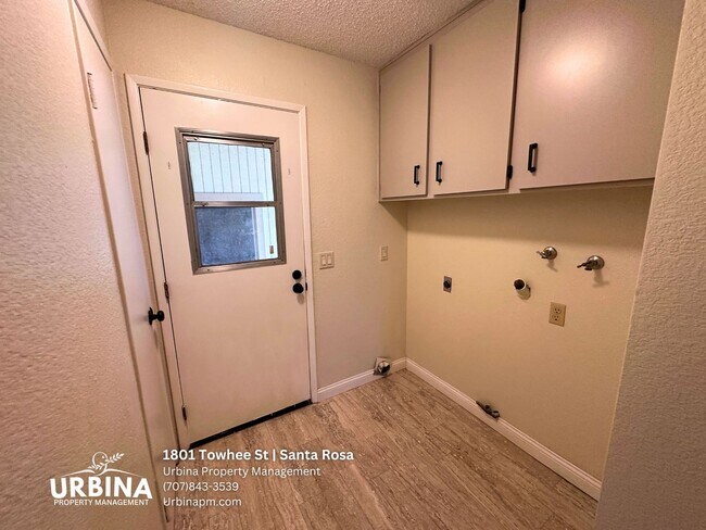 Building Photo - 1801 Towhee Dr