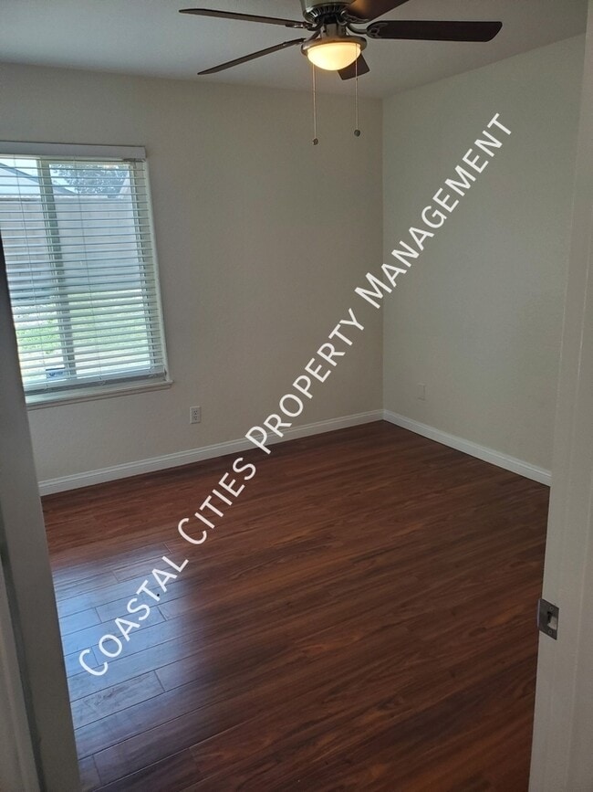 Building Photo - 12675 Verdugo Ave