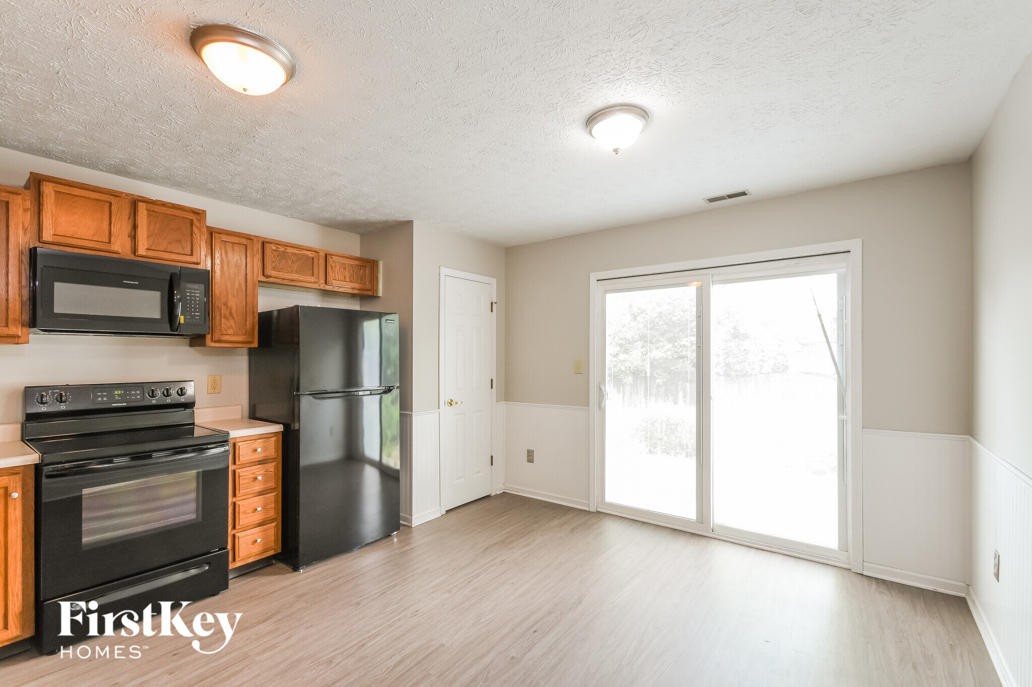 Building Photo - 5815 Victory Ave