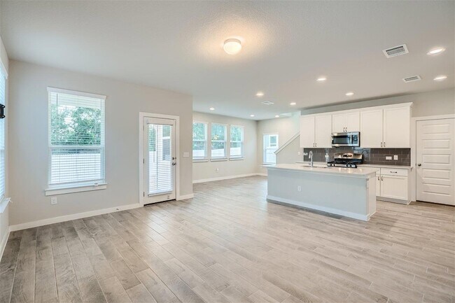 Building Photo - 105 Appleberry Ln