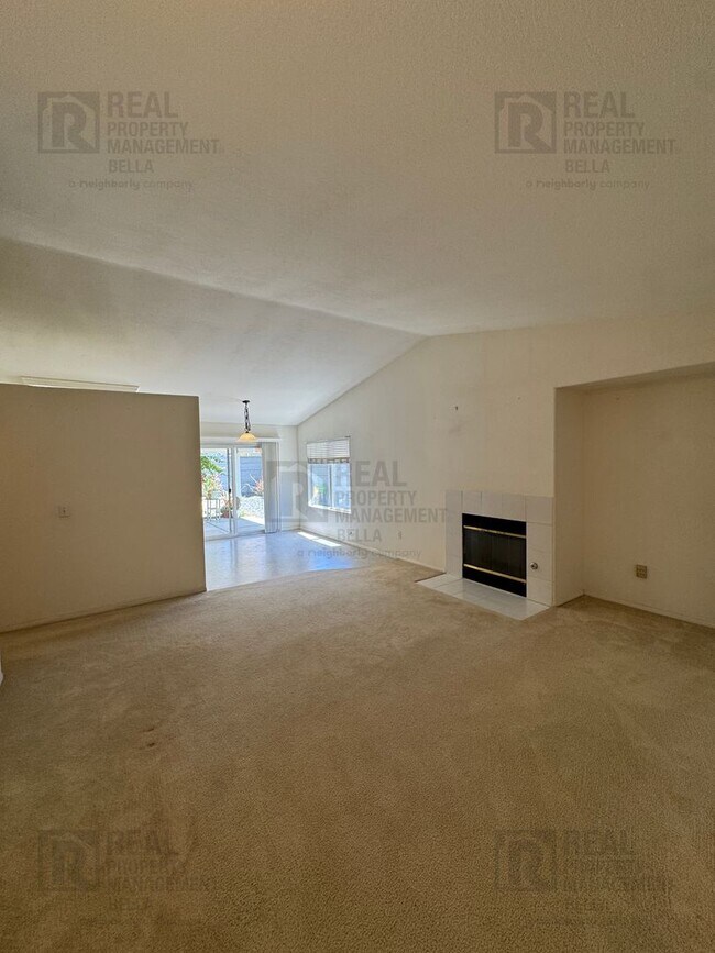 Building Photo - Charming 3 Bedroom, 2 Bathroom Home in Hemet