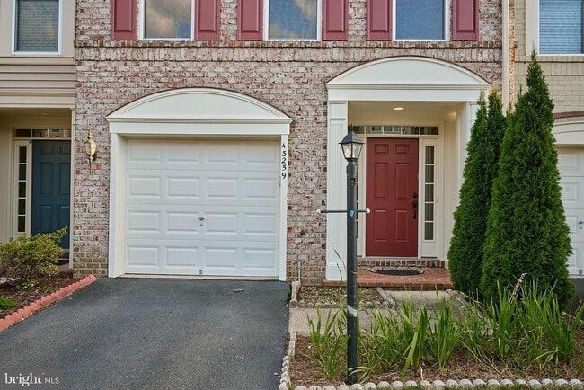 Building Photo - 43259 Sunderleigh Square