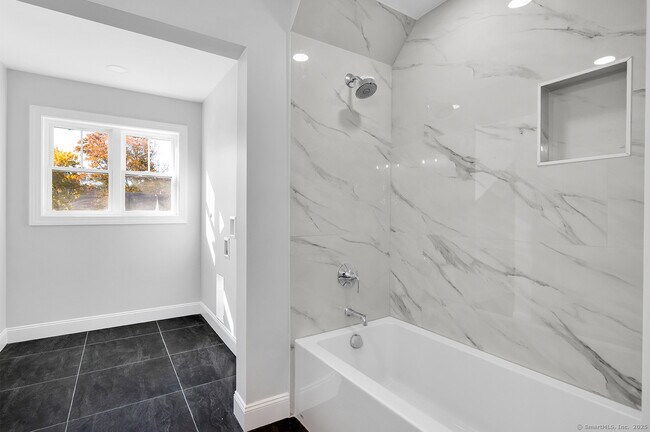 Building Photo - 183 Vesper St