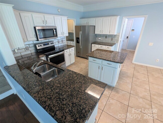 Building Photo - 7711 Epping Forest Dr