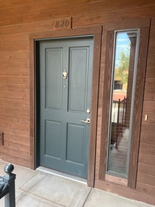 Building Photo - Beautiful 2 Bedroom 2 Bath condo in George...