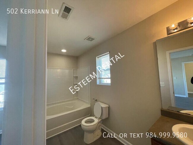 Building Photo - 502 Kerriann Ln