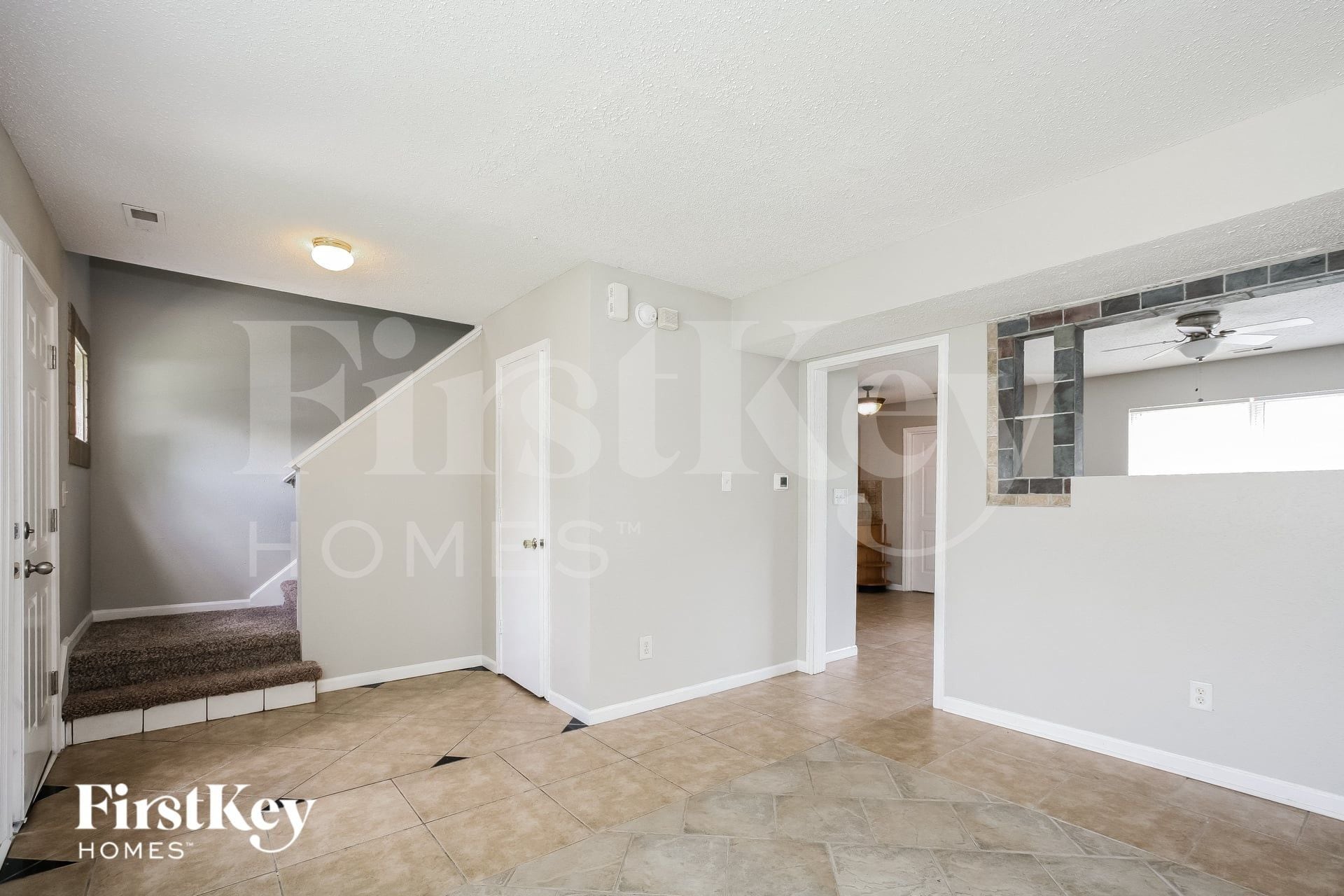 Building Photo - 8925 Lighthorse Dr