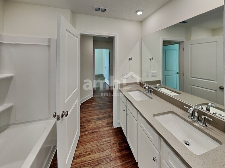 Building Photo - 8579 Belfort St