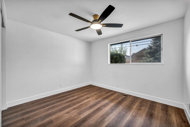 Building Photo - 785 Casazza Dr