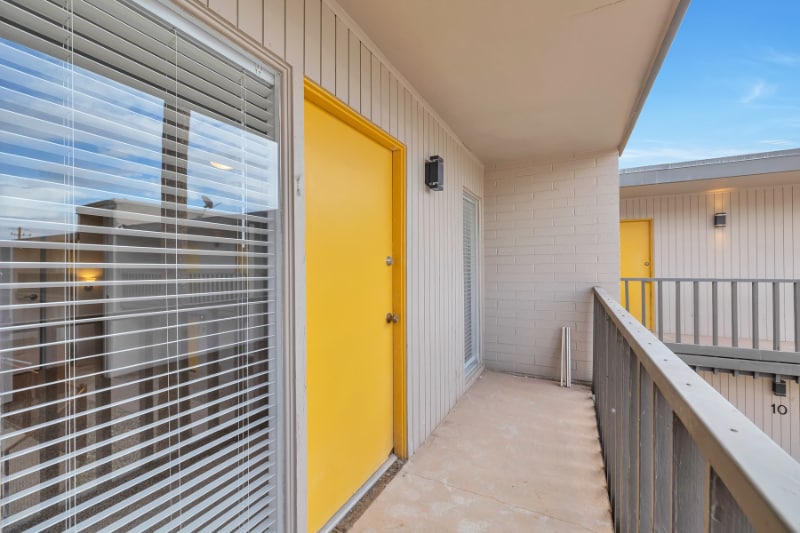 Building Photo - 1815 W Tuckey Ln