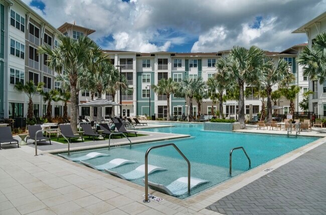 Building Photo - 8080 Essex Point Cir