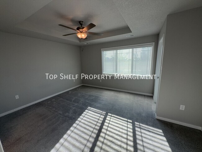 Building Photo - 5711 NE Lowell Ln