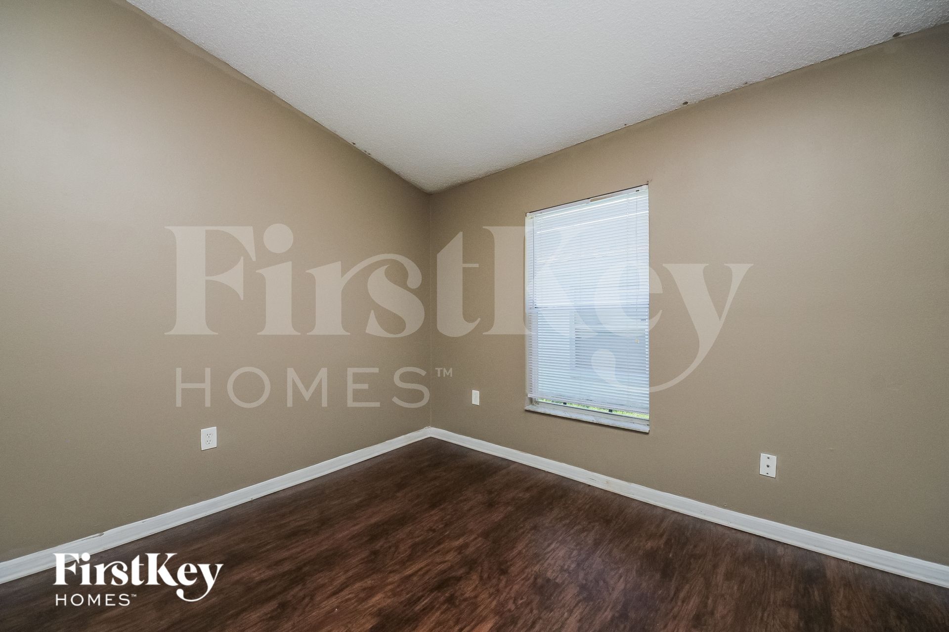 Building Photo - 7560 Groveoak Dr