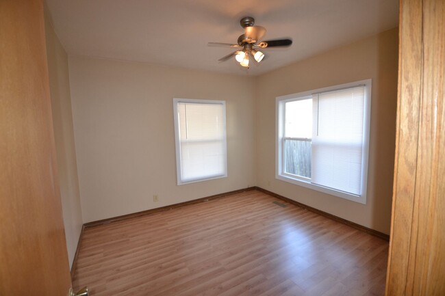 Building Photo - Remodeled 3-bedroom, open floor plan, Newe...
