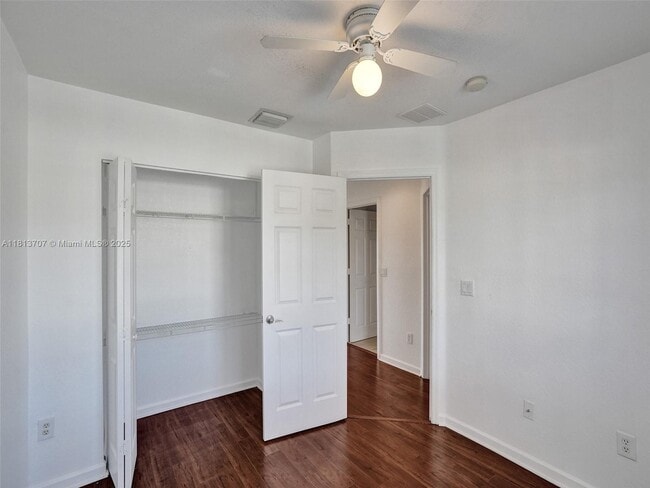 Building Photo - 1215 Lucaya Dr