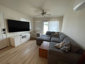 Building Photo - Fully Furnished 3 Bedroom/2 Bathroom