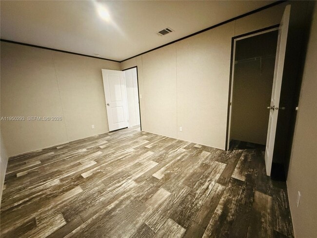 Building Photo - 334 Oak Crest Dr