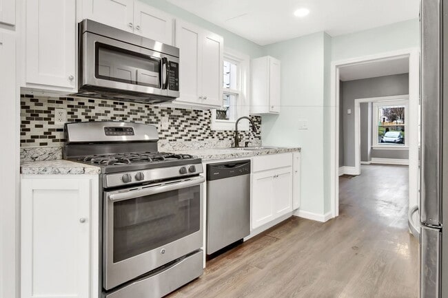 Building Photo - Charming 3 Bedroom, 1.5 Bath Home in Steelton, Pa!